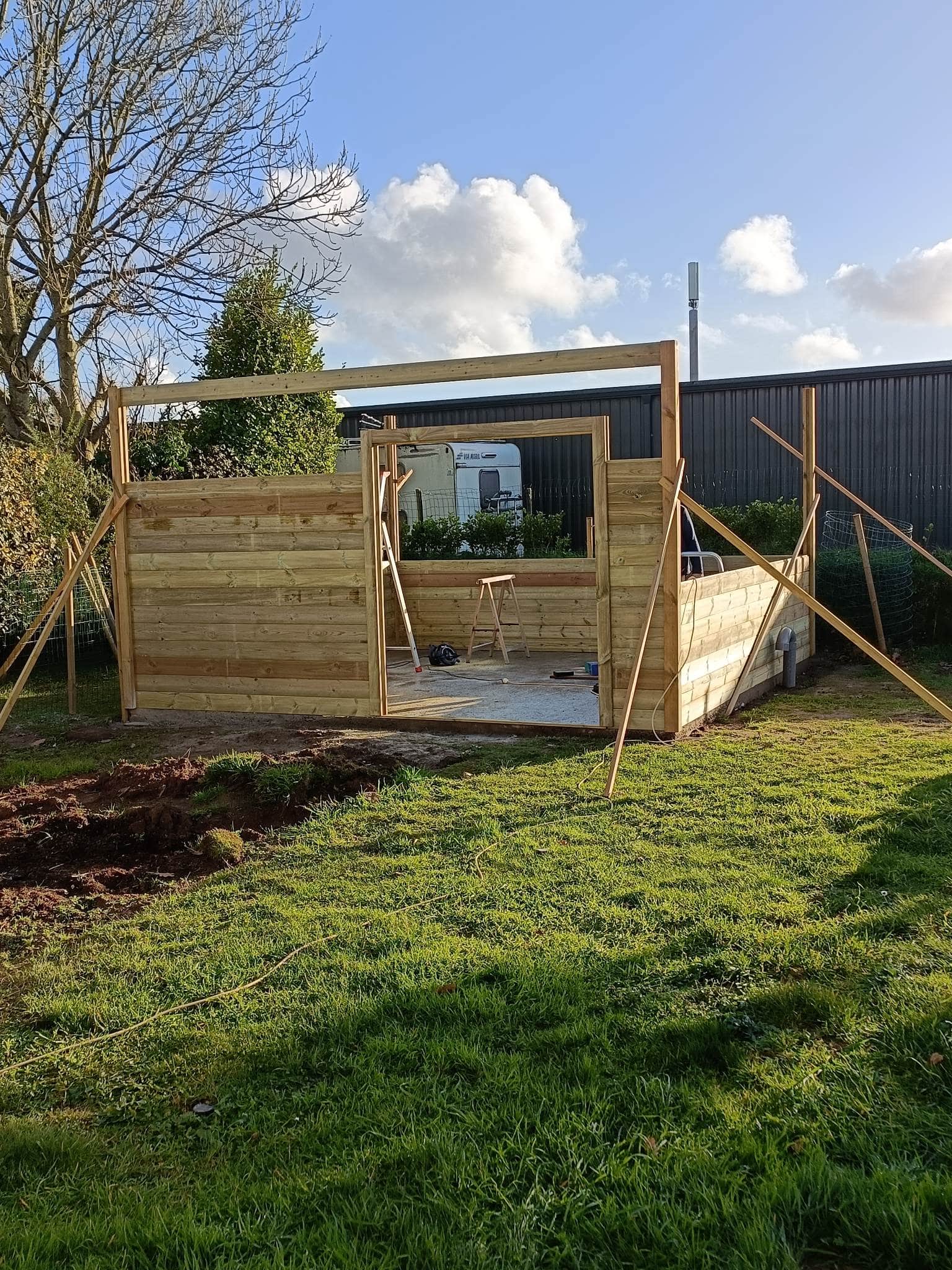 Assembler soi-même un abri de jardin en bois : Les étapes essentielles