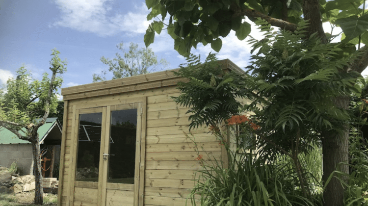 Intégrer un abri de jardin dans le paysage environnant ?